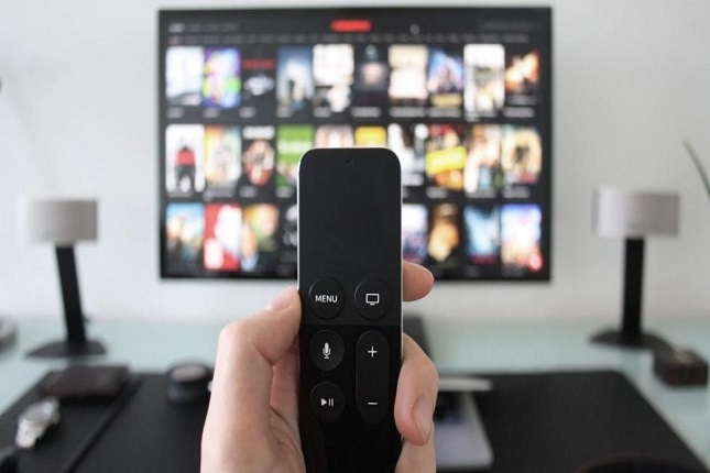 Espectadores aceptan la publicidad en servicios de streaming si ofrecen precios más bajos